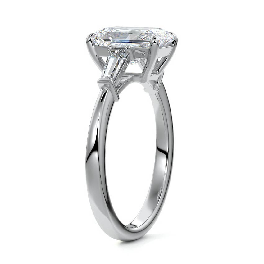 RAD/TB 3 STONES RING