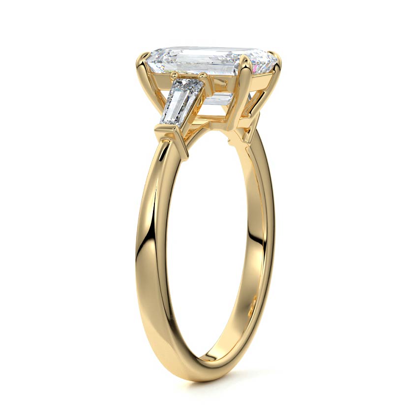EMR/TB 3 STONES RING