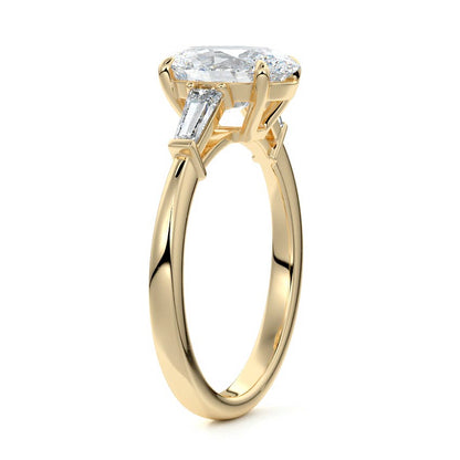 OVAL/TB 3 STONES RING