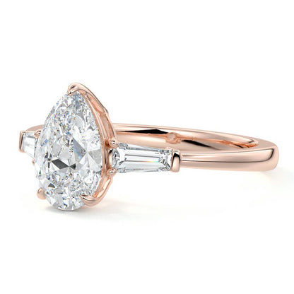 PEAR/TB 3 STONES RING
