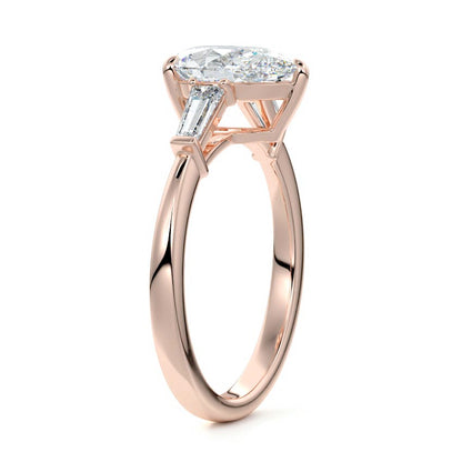 PEAR/TB 3 STONES RING