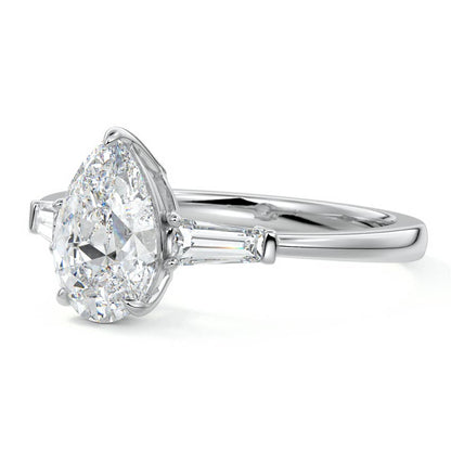 PEAR/TB 3 STONES RING