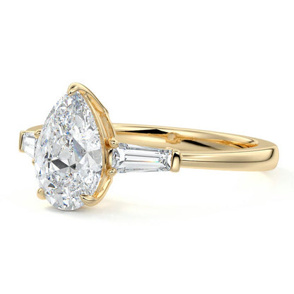 PEAR/TB 3 STONES RING