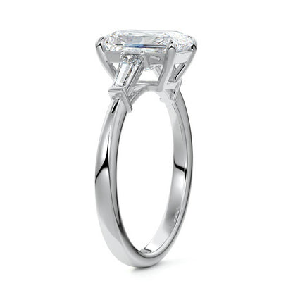 RAD/TB 3 STONES RING