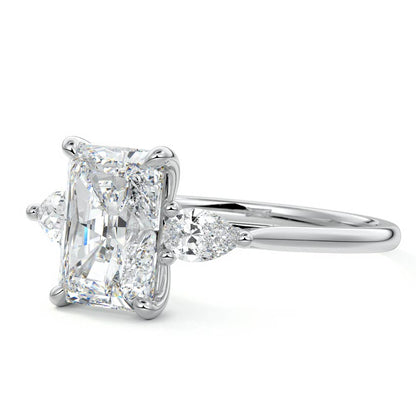RAD/PS 3 STONES RING