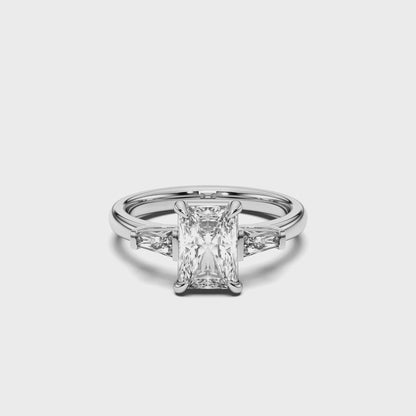 RAD/TB 3 STONES RING