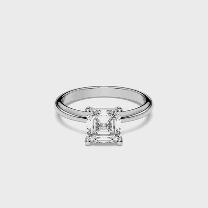 SQ EMERALD  SOLITAIRE RING