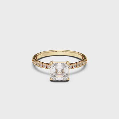 SQ.EMERALD SIDESTONE RING (THIN)