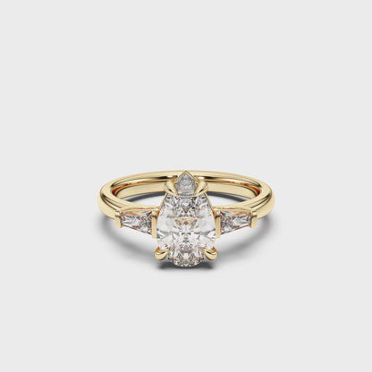 PEAR/TB 3 STONES RING