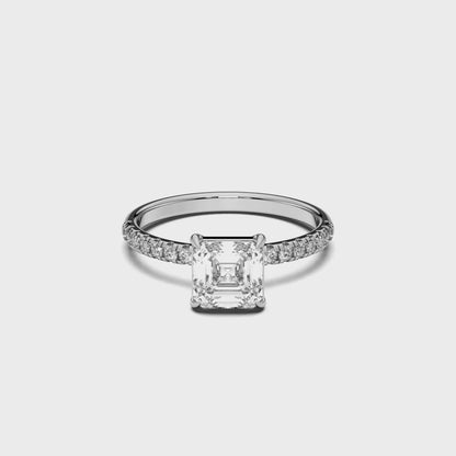 SQ.EMERALD SIDESTONE RING (THIN)